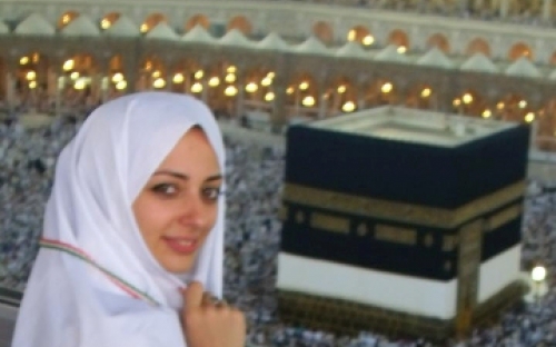 نفیسه روشن در لباس احرام