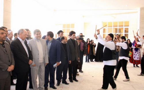  بزن و برقص جلوی وزیر ارشاد 