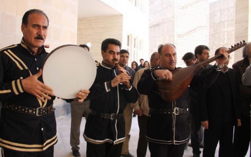  بزن و برقص جلوی وزیر ارشاد 