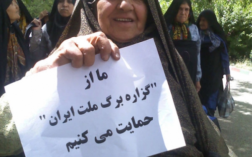 خانواده های شهدا؛ روزی فرزاندانمان را فدا کردیم امروز جانمان را فدا می کنیم/عزتمان را به هیچ نمی فروشیم
