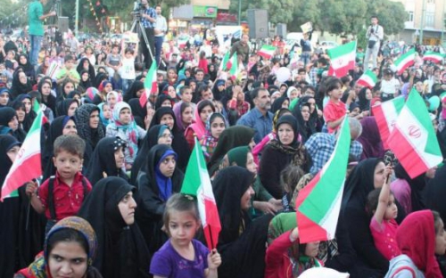  دلداده گی کودکان همدانی در حمایت از کودکان مظلوم یمن به روایت تصویر