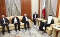 استقبال از ظریف با دمپایی ! + عکس
