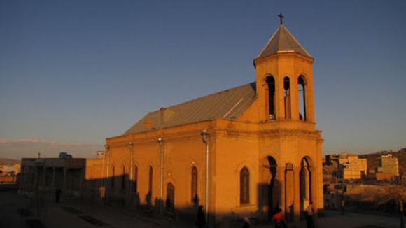  کلیسای گریگوری استپانوس در نزدیک میدان اصلی همدان