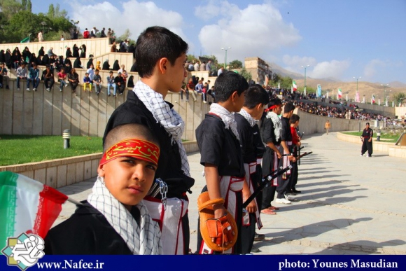  همایش پیاده روی خانوادگی به مناسبت هفته دفاع مقدس در همدان