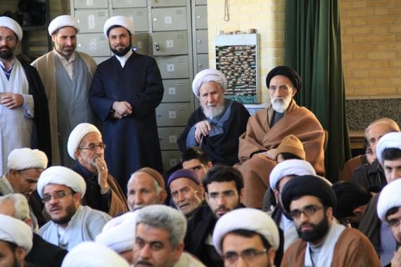 طلاب حوزه علمیه همدان با تحصن، توهین به پیامبر(ص) رامحکوم کردند