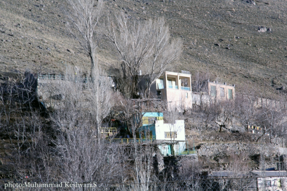 نمایی از جاده گنجنامه در همدان