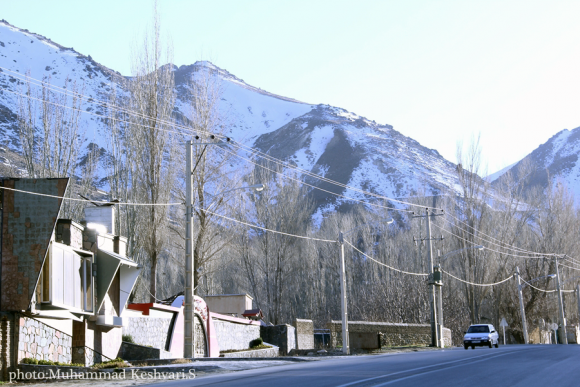 نمایی از جاده گنجنامه در همدان