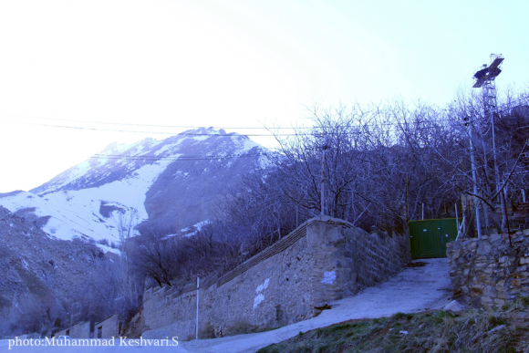 نمایی از جاده گنجنامه در همدان