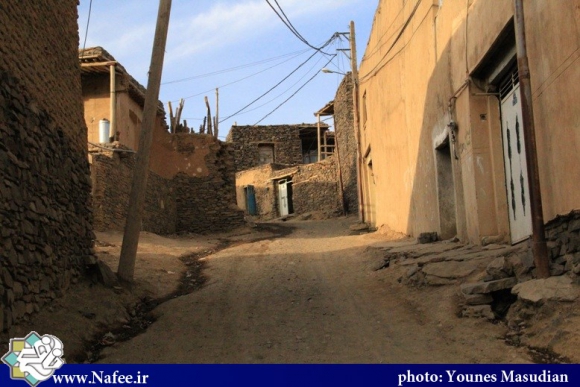 روستای خاکو