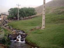  تنها آب دو چشمه در جاده همدان – تویسرکان قابل خوردن است