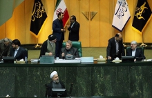 فرهادی با 197 رأي موافق، 28 رأي مخالف و 10 رأي ممتنع تصدی وزارت علوم را بر عهده گرفت