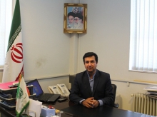 توزیع رایگان نهال در روز درختکاری بین نمازگزاران جمعه نهاوند/ غرس 850 نهال سرو به یاد شهدای والا مقام نهاوند