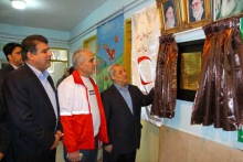 رونمایی از نخستین تندیس بشر دوستی کشوردر مدرسه آیت الله معصومی همدان