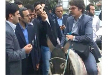 اعتراض بنزینی دانشجوی الاغ سوار!+تصویر
