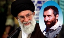 نوازش نگاه رهبری بر سر دردانه‌های شهید ابراهیمی