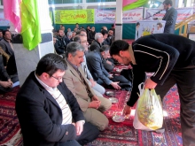 توزيع بسته هاي فرهنگي در برنامه جشن انقلاب 