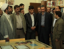 بازدید سرزده دکتر پورمختار از کتابخانه عمومی قدس ویان