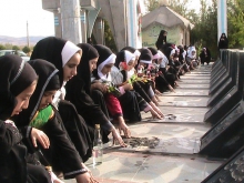 ۱۹۴ دانش آموز پسر تویسرکانی عازم مناطق عملیاتی غرب کشور شدند