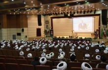 طلاب و روحانیون در خصوص مظلومیت سوریه روشنگری نمایند