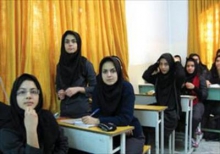 میگویند: مقنعه و چادر در مدرسه نباشد! دانش آموزان راحت باشند!