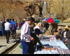 وضعیت نابسامان دست فروشان و دکه ها درآبشارگنجنامه